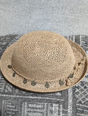 Airy Straw Hat with Accent Band